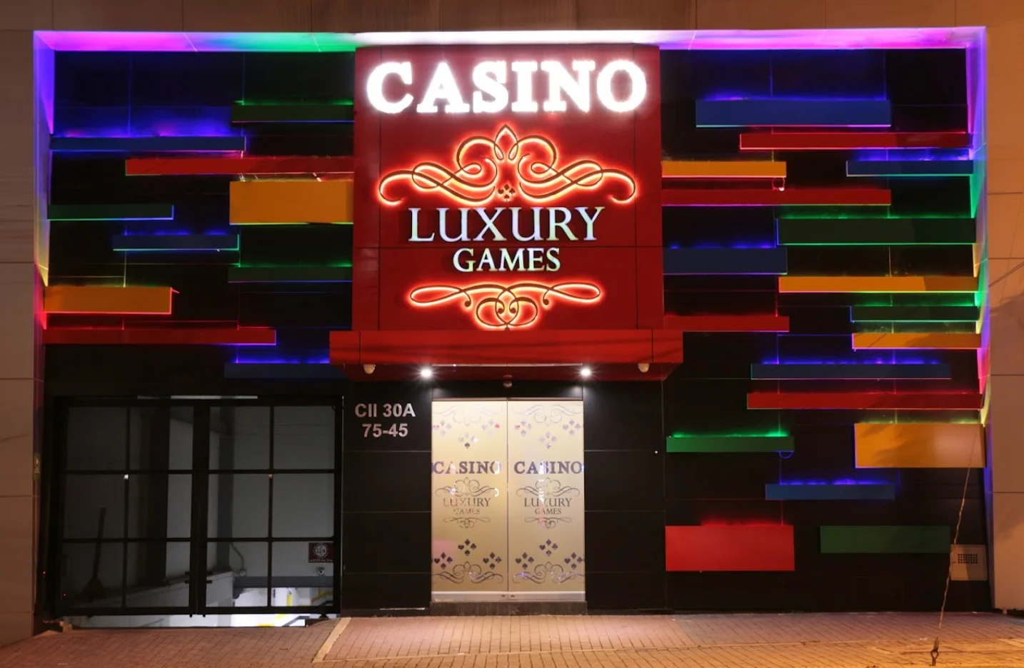CASINO LUXURY GAMES